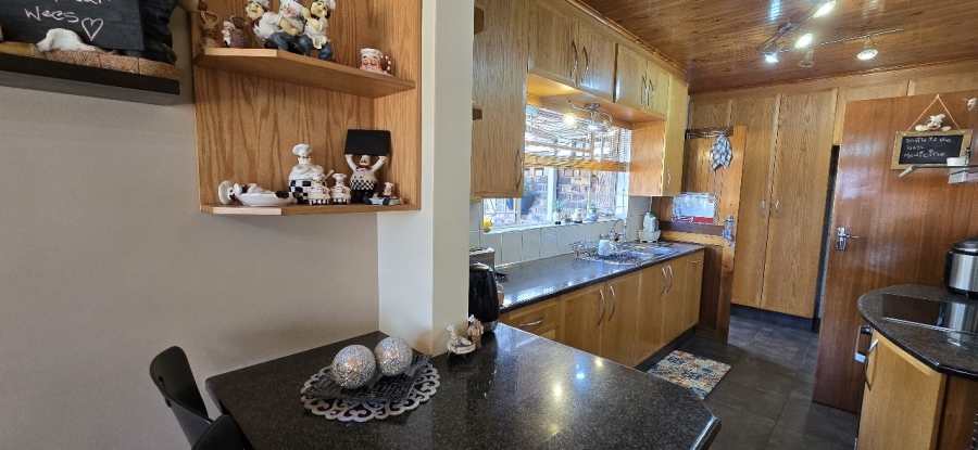 4 Bedroom Property for Sale in Roodia Free State